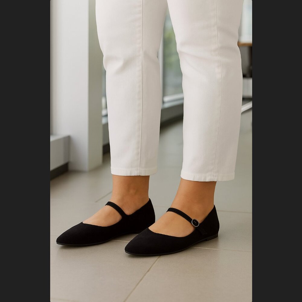 Torrid Mary Jane Flats 8WW Black Pointed Toe Buckle Strap Cushioned Wide Width
